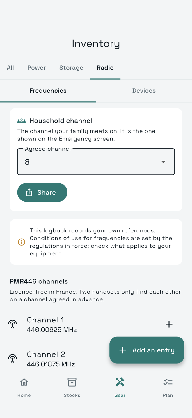 iwisur’s Radio tab: the household’s agreed channel, then the PMR446 channel catalog with frequencies, license-free in France.